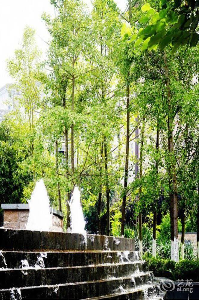 Liuzhou Sanjiangxian Dongxiangguo Hotel エクステリア 写真