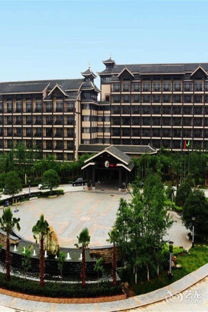 Liuzhou Sanjiangxian Dongxiangguo Hotel エクステリア 写真
