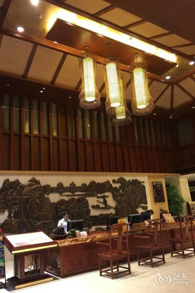 Liuzhou Sanjiangxian Dongxiangguo Hotel エクステリア 写真