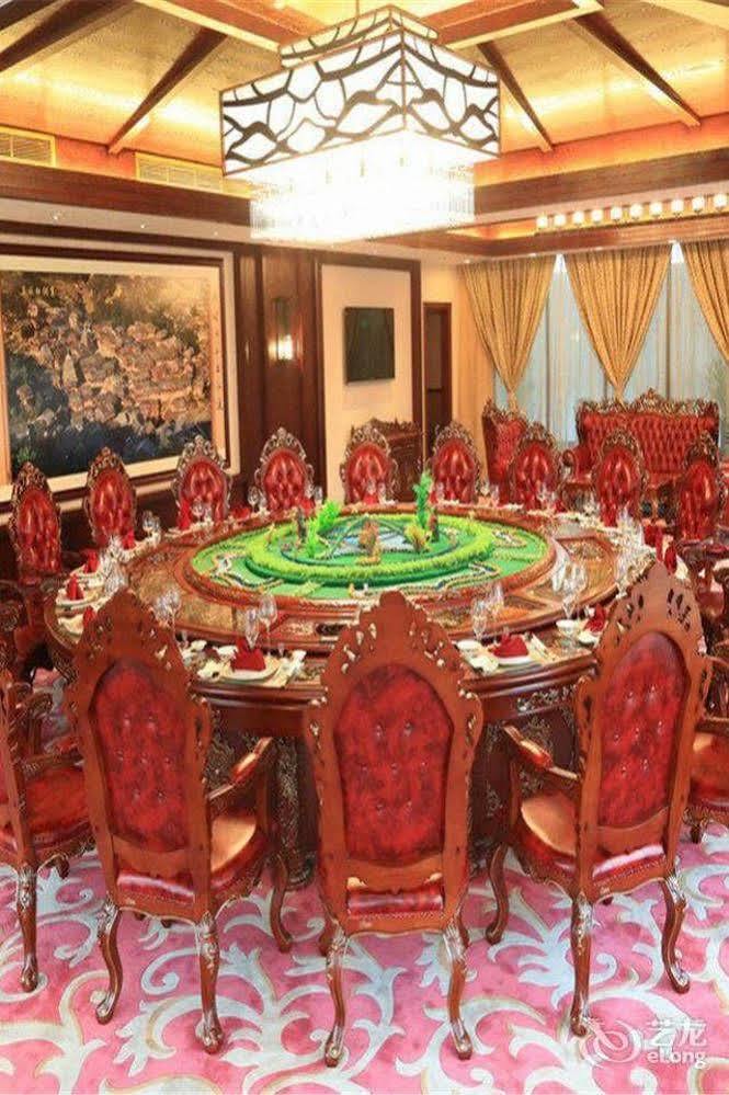Liuzhou Sanjiangxian Dongxiangguo Hotel エクステリア 写真