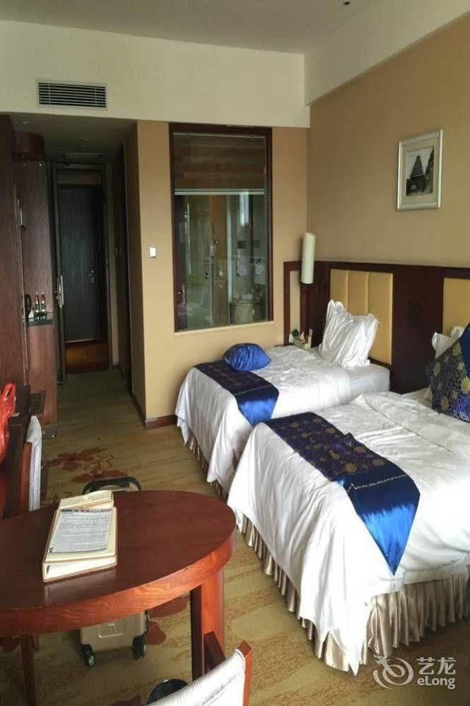 Liuzhou Sanjiangxian Dongxiangguo Hotel エクステリア 写真