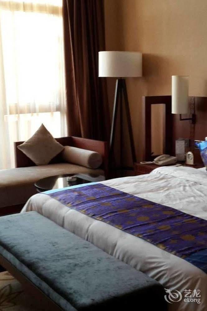 Liuzhou Sanjiangxian Dongxiangguo Hotel エクステリア 写真