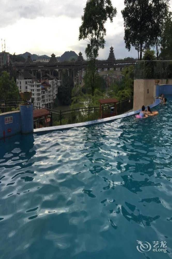 Liuzhou Sanjiangxian Dongxiangguo Hotel エクステリア 写真